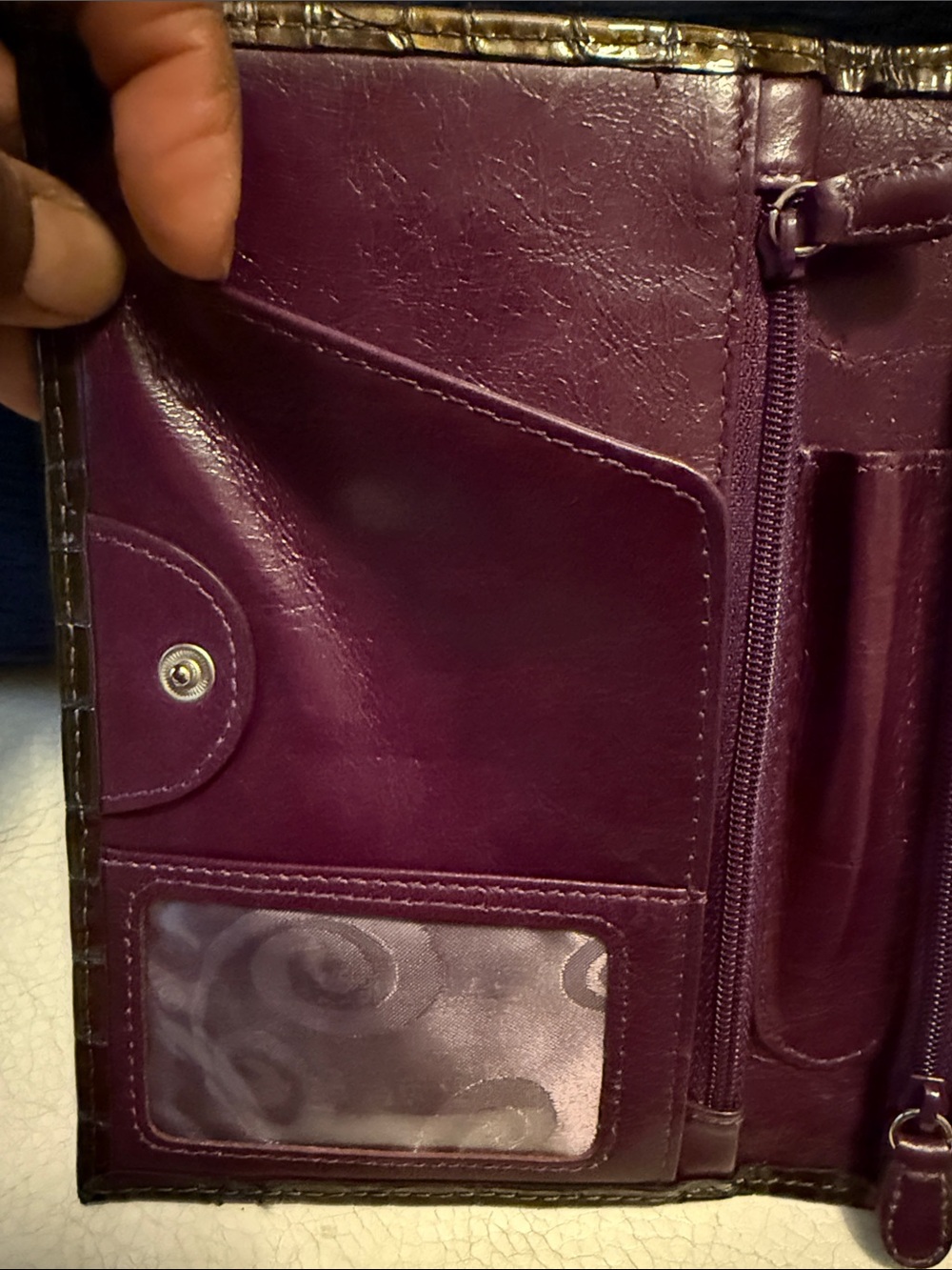 Brighton Jetson Folio Croc-Embossed Wallet with Silver Accent - Picture 7 of 9